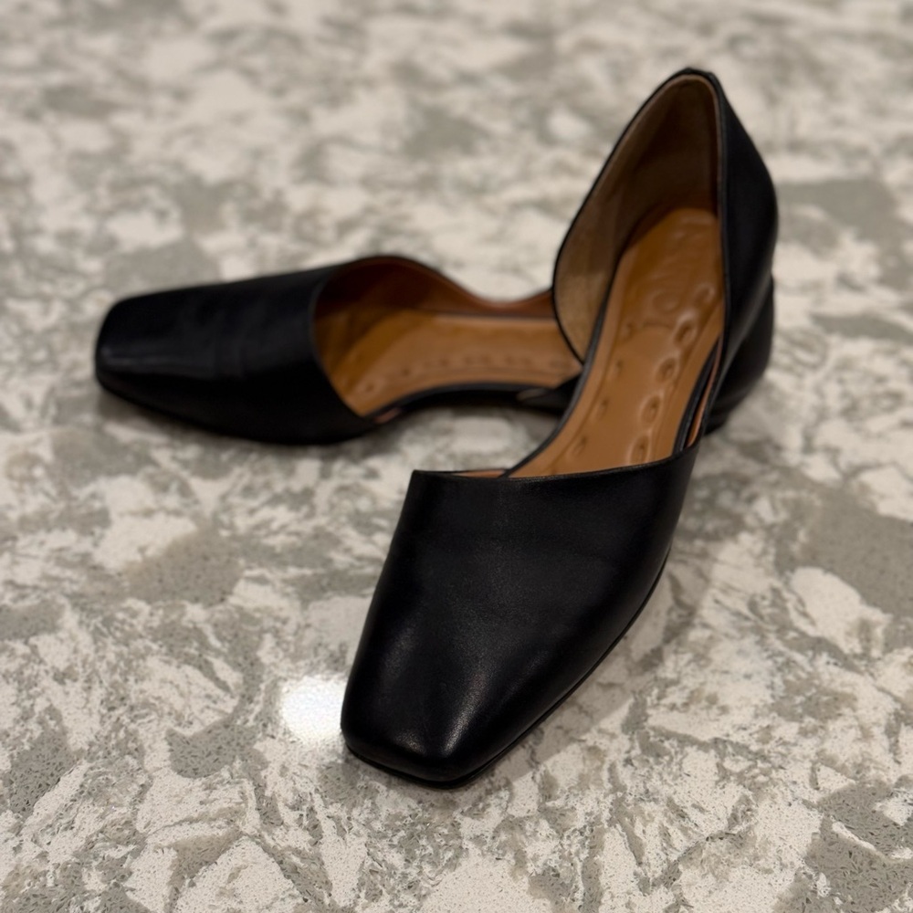Black Leather Modern Ballet Flats
